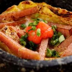 沖縄麩の明太玉子焼きはオーブンで焼き立てアツアツをご提供！