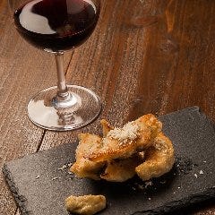 餃子とワイン 果皮と餡 