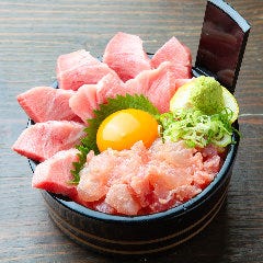 思わず写真に撮りたくなる！ボリューム満点海鮮丼