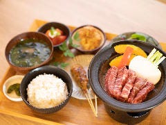 【HOP STAND オススメ】神戸牛の陶板焼き定食