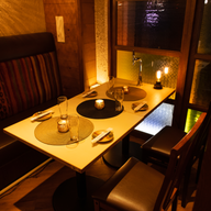 【個室完備】京出汁おでんと炉端焼き はなこま 東京駅前店_少人数テーブル個室