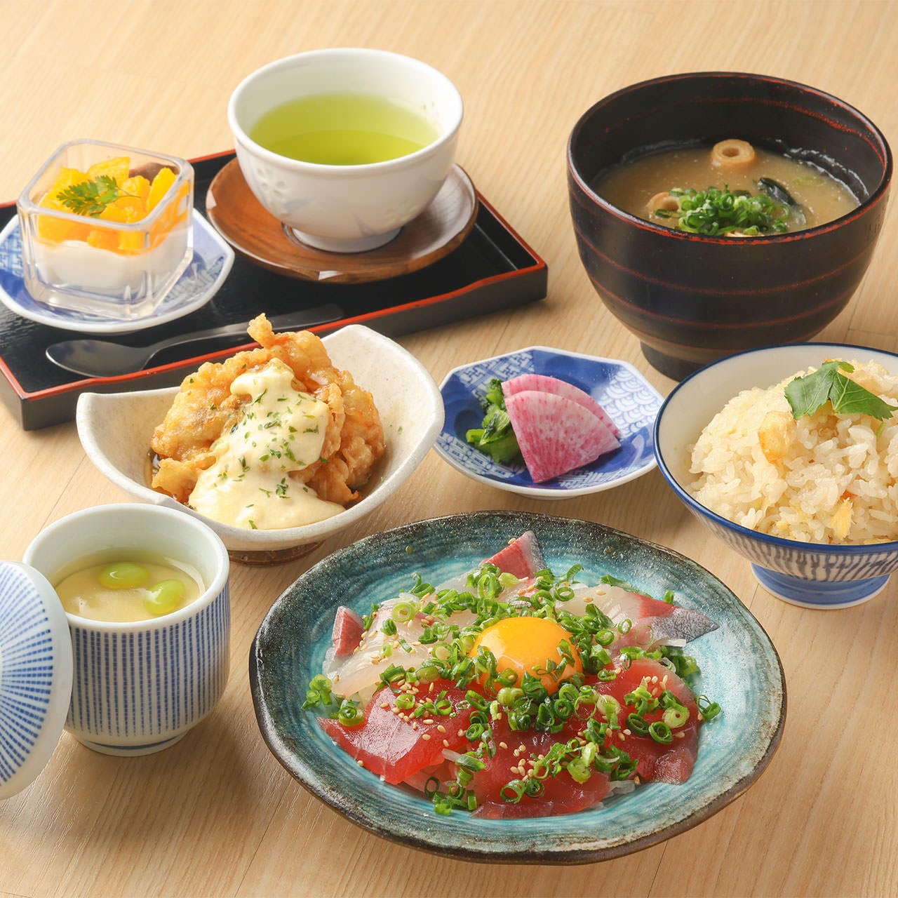 虎連坊 ヒルトンプラザウエスト店_鯛めし（食べ放題）虎のランチメニュー・デザート付き
