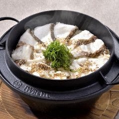 虎連坊 ヒルトンプラザウエスト店_天然鯛の鉄釜炊き飯