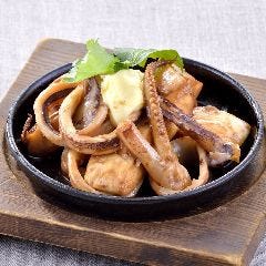 虎連坊 ヒルトンプラザウエスト店_烏賊とはんぺんの肝バター焼き