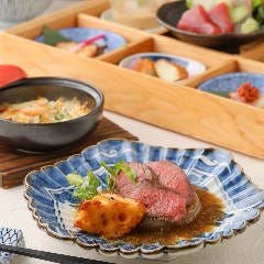虎連坊 ヒルトンプラザウエスト店_≪お昼の会食に最適◎≫鯛めし食べ放題！虎の松華堂　＋黒毛和牛ステーキ＆蟹味噌グラタン・デザート付き