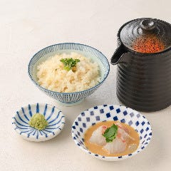 虎連坊 ヒルトンプラザウエスト店_鯛茶漬けセット～鯛の胡麻漬け・鯛出汁～