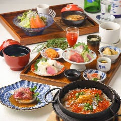 虎連坊 ヒルトンプラザウエスト店_夏【個別にご提供】旬香　旬の前菜8種と和牛ステーキ・雲丹いくらの鉄釜炊き鯛めしなど15品