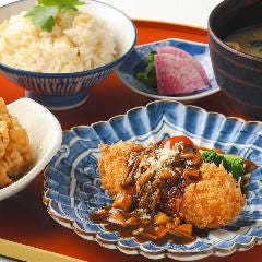 虎連坊 ヒルトンプラザウエスト店_【鯛めし 食べ放題】蟹グラタンコロッケ〜茸デミグラスソース〜