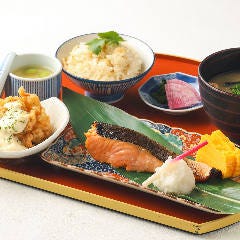 虎連坊 ヒルトンプラザウエスト店_【鯛めし 食べ放題】銀鮭の西京焼き膳