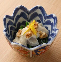 炙り平貝とほうれん草のチーズ白和え 虎連坊 ヒルトンプラザウエスト店_炙り平貝とほうれん草のチーズ白和え