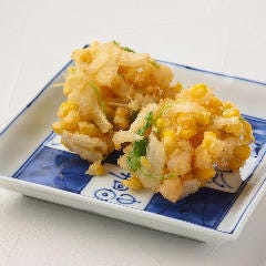 虎連坊 ヒルトンプラザウエスト店_とうもろこしと海老のかき揚げ