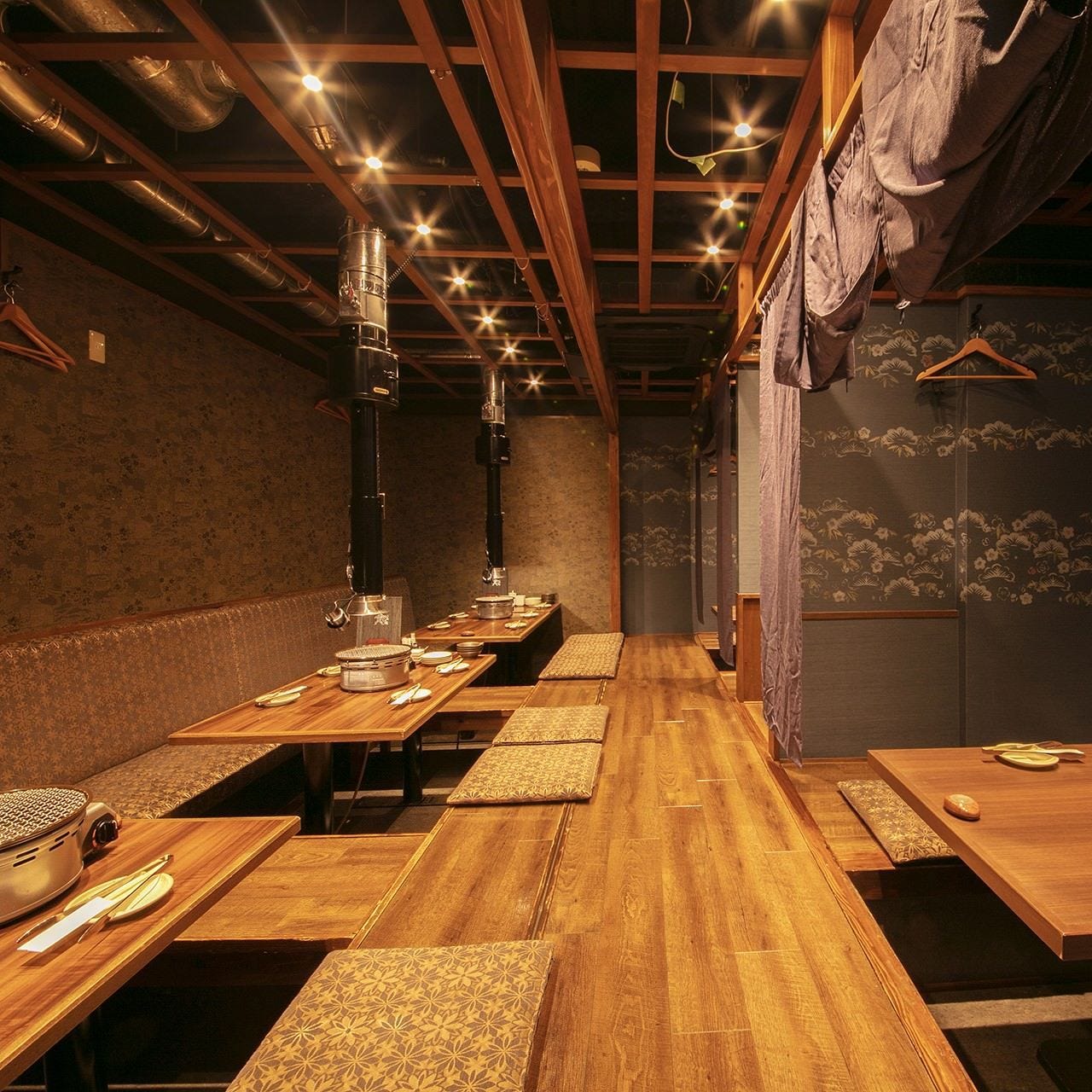 食べ放題 焼肉人類 刈谷店 席 個室 個室 ぐるなび