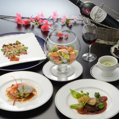 伊良湖岬の泊まれるレストラン クランマラン_【コロール】彩り鮮やかな本格フレンチコース。当店一番人気のコースです 全9品 12,100円(税込)