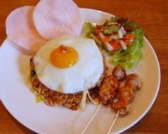 一番人気のナシゴレン・ランチセット 本格的なうまさ(^Ｏ^)/　