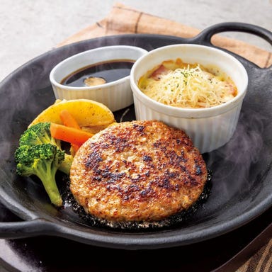 神戸元町ドリア THE OUTLETS HIROSHIMA店_【土日祝】スープ・サラダ付き選べるスペシャルメニュー ¥1190(税込¥1309)から