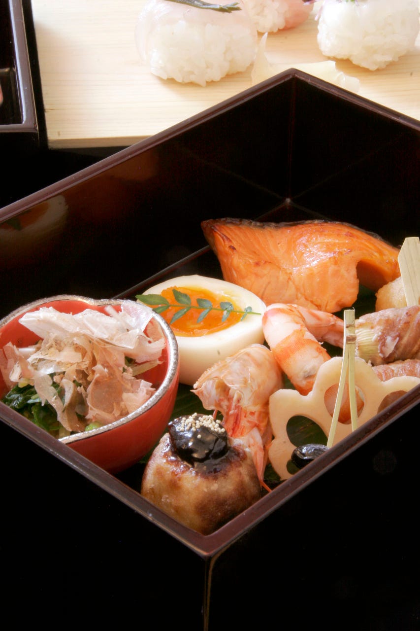 ◇伝統の賄を現代の祝い膳としてご用意◇子乃日松【箱膳】全8品4,400円