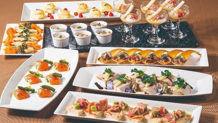 夜景と共にステーキやハッシュドビーフなどを堪能出来るディナーの詳細 レストラン ラ ベランダ アパホテル リゾート横浜 ベイタワー 関内 馬車道 バイキング ビュッフェ ぐるなび