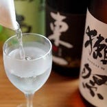 【日本酒】
料理や季節に合わせたこだわりの日本酒を揃えました
