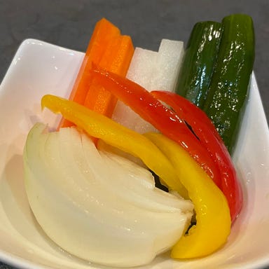 カラオケバル杜虹(どこ)_自家製ピクルス