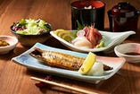 刺身・焼き魚定食　　