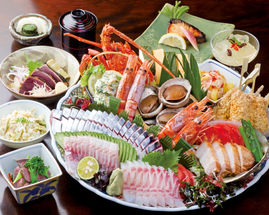 土佐皿鉢(さわち)コース】おもてなしの最高峰、華やかな盛り付けと深い