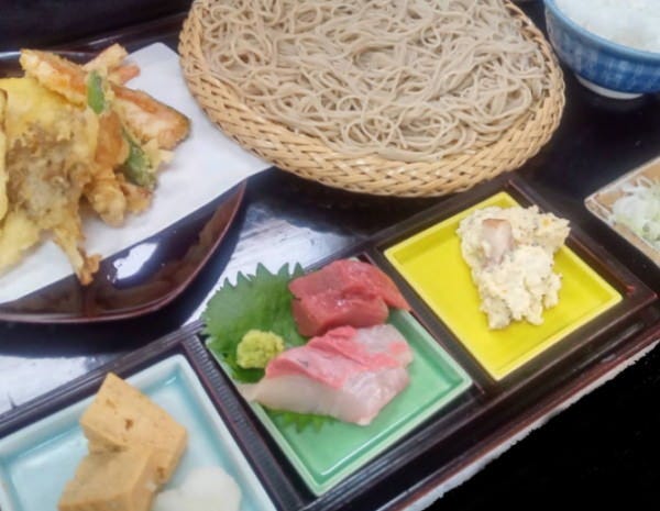 山泉の夜ごぜん