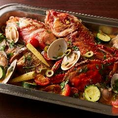 魚介の旨みがぎゅっ！「VIVACE名物アクアパッツァ」は必食！