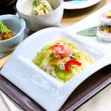 11月のおすすめランチ　『蟹あんかけちらしご膳』　限定１0食先着