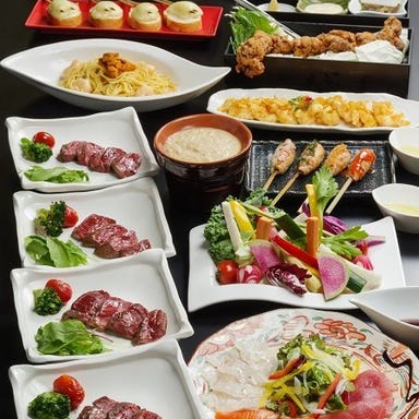 比内地鶏串焼・個室 wa-fu-ya なかなか_こだわりの炭火串焼や
人気の創作料理を味わうコースを各種ご用意