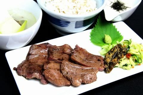 炭火牛タン焼 しおや 静岡パルシェ店 静岡 居酒屋 ぐるなび