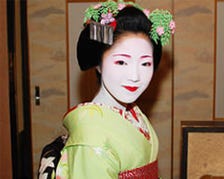 舞妓さんを呼んで京都で華やかな宴席