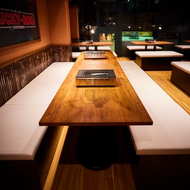 焼肉バル ラッキールウ 金沢片町店_ベンチソファタイプのテーブル席(4名様×7席)