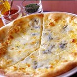 ナポリ風　クワトロフォルマッジ　～4種チーズのピッツァ～