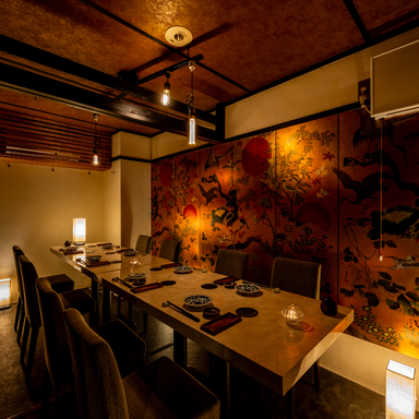 荒木町 花びし_和の趣と伝統を感じられる上質な空間