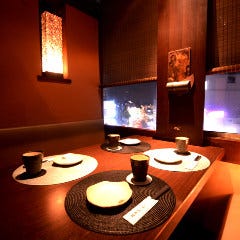 大切な方とのお時間を。 完全個室でお食事をご堪能ください。