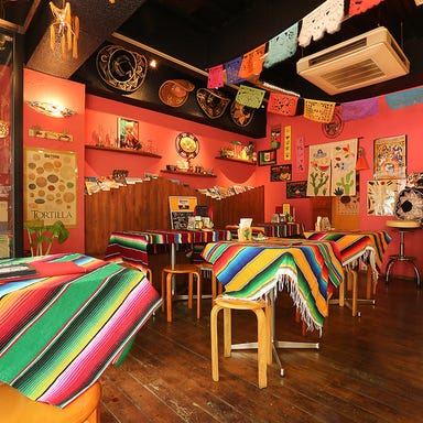 メキシカンバル TACOS EL NOPAL （タコスエルノパル）十三  店内の画像