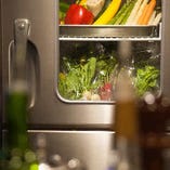 野菜は専用の冷蔵庫で管理