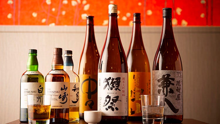 人気の日本酒や焼酎、希少なジャパニーズウイスキーも取り揃え