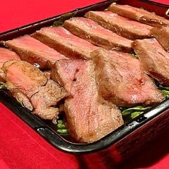 ステーキ重
【お肉好きの方には大人気！】