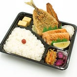 産直鮮魚貝類卸 魚七鮮魚店 稲毛直売所_アジフライ＆鮭ハラス弁当