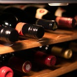 常時60種類100本以上の厳選した美味しいワインを取り揃え！