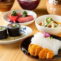 長浜市場より毎朝仕入れる鮮魚など、季節の逸品をご提供します