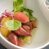 季節の味覚を堪能できる季節懐石