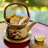 【秋季限定】松茸と鶏の土瓶蒸し（単品）