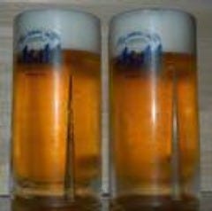 中ジョッキで６３０ｍｌ 大ビン約１本分の迫力！