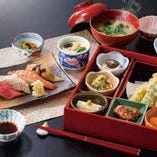 彩り豊かな厳選美味をちょっとずつ、握り寿司もご一緒に。