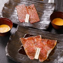 ～黒毛和牛の最高な食べ方を演出～
名物 特選和牛焼きすき　玉子のエスプーマ付