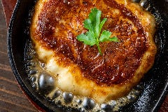チーズ好き必見のスカモルツァチーズステーキ。