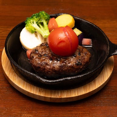 炭焼きハンバーグ&お野菜 グラッチェ_丸ごとトマトとトマトソースのハンバーグ