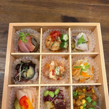 和ごころふれんち 樹樹HANARE_【ぐるなびネット予約限定】昼飲み限定 前菜9種+2時間飲み放題 3,500円【人気】